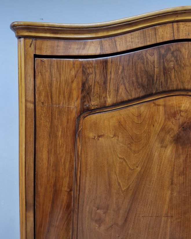 #szafaludwikowska   #mebelzcharakterem   #antyki   #meblezhistorią   #drewnianaszafa   #mebledębowe   #klasycznestylizacje   #antykstyl   #wnętrzezklimatem   #polskieantyki   #meblezprzeszłością   #szafazpółkami