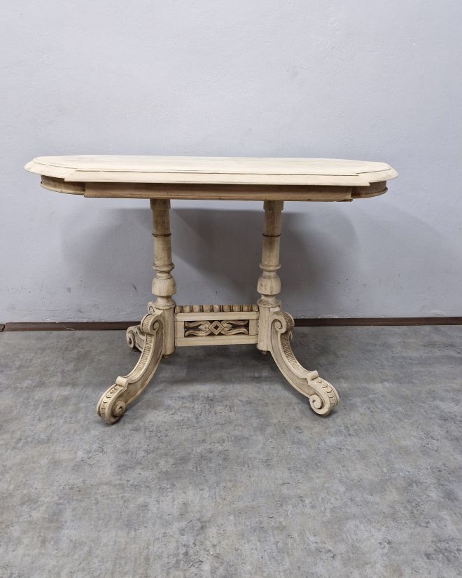 #stółeklektyczny   #mebelzcharakterem   #stółzhistorią   #oryginalnyantyk   #stółorzechowy   #eklektycznystyl   #antycznystół   #zdobionymebel   #mebledrewniane   #meblezduszą   #unikatowystół   #antykinawymiar