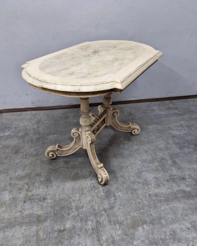 #stółeklektyczny   #mebelzcharakterem   #stółzhistorią   #oryginalnyantyk   #stółorzechowy   #eklektycznystyl   #antycznystół   #zdobionymebel   #mebledrewniane   #meblezduszą   #unikatowystół   #antykinawymiar