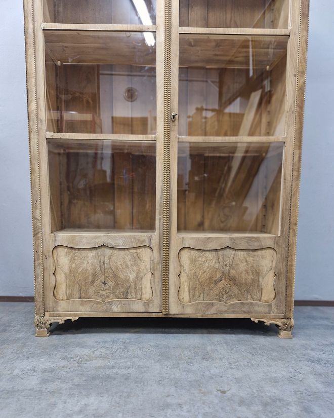 #bibliotekabiedermeier   #mebleantyczne   #meblestylowe   #antykidomu   #orzechowemeble   #polskiantyk   #bibliotekazdusza   #renowacjamebli   #surowedrewno   #klimatycznewnetrze   #meblazhistoria   #antykinamiare  