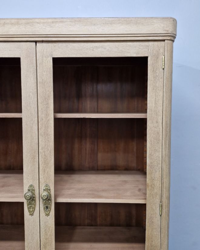 #bibliotekaantyczna   #meblezcharakterem   #dębowameblościanka   #secesja   #antykiwnętrza   #stylowewnętrze   #meblezprzeszłością   #bibliotekasecesyjna   #oryginalneokucia   #wnętrzezklimatem   #polskiantyk   #mebledebowe