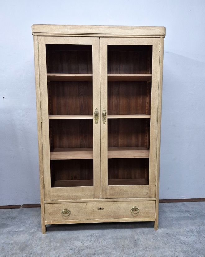 #bibliotekaantyczna   #meblezcharakterem   #dębowameblościanka   #secesja   #antykiwnętrza   #stylowewnętrze   #meblezprzeszłością   #bibliotekasecesyjna   #oryginalneokucia   #wnętrzezklimatem   #polskiantyk   #mebledebowe