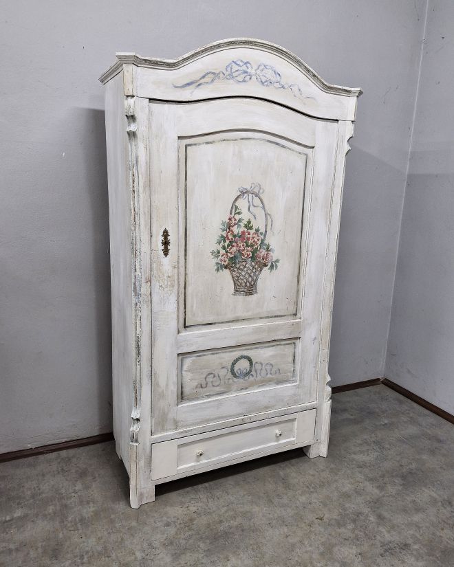 #shabbychic   #shabbychicdecor   #stylowameblosciana   #szafaludwikowska   #meblezcharakterem   #stylfrancuski   #romantycznewnętrze   #meblevintage   #dekoracjawnetrz   #handpaintedfurniture   #stylowaszafa   #mebleręcznierenowowane   #antykiwnetrza   #fr