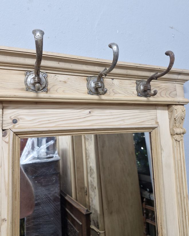 #antyki   #meblezduszą   #eklektyzm   #stylowegniazdo   #garderobaeklektyczna   #mebleręcznieoczyszczone   #meblepolskie   #wnętrzazcharakterem   #staremeble   #renowacjamebli   #antycznagarderoba   #mebleunikatowe