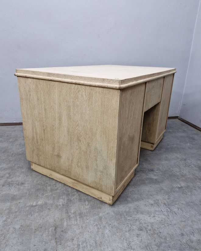 #biurkoartdeco   #biurkoantyk   #mebledębowe   #artdecointerior   #meblezcharakterem   #renowacjamebli   #antykiwnętrza   #stylartdeco   #meblehistoryczne   #unikatowebiurko   #meblezpolski   #meblezklimatem  