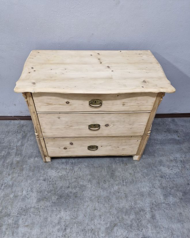 #komodaludwikowska   #mebelzcharakterem   #antycznakomoda   #stylowemeble   #shabbychicpl   #vintagedekoracje   #renowacjamebli   #meblezdusza   #ludwikowskistyl   #wnetrzazhistoria   #mebleantyczne   #drewnianekomody