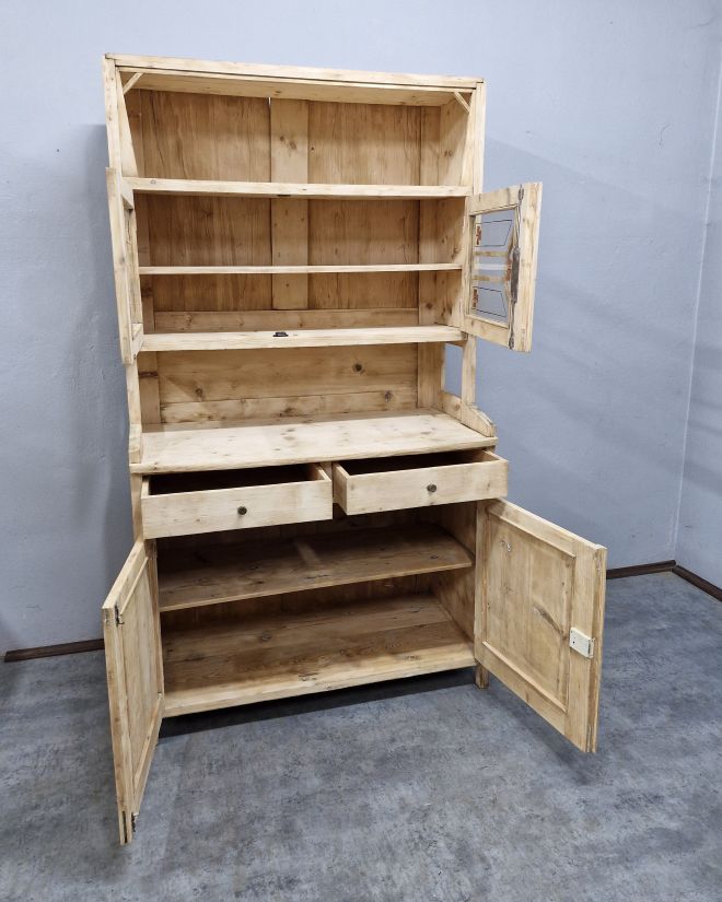 #kredenssecesyjny #mebelzduszą #antyk #meblezhistorią #kredensantyk #stylsecesyjny #wnętrzezcharakterem #starocie #renowacjamebli #polskiantyk #vintagehome #meblevintage #mebleklimatyczne #secese #mebleunikatowe #drewnianemeble #antycznemeble #antykidodomu