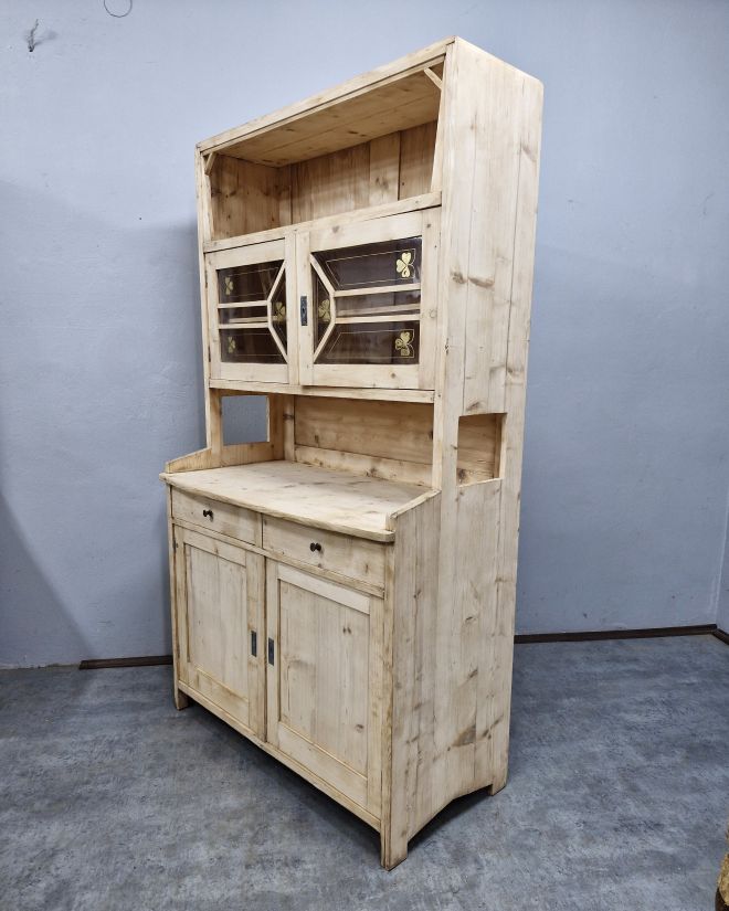 #kredenssecesyjny #mebelzduszą #antyk #meblezhistorią #kredensantyk #stylsecesyjny #wnętrzezcharakterem #starocie #renowacjamebli #polskiantyk #vintagehome #meblevintage #mebleklimatyczne #secese #mebleunikatowe #drewnianemeble #antycznemeble #antykidodomu