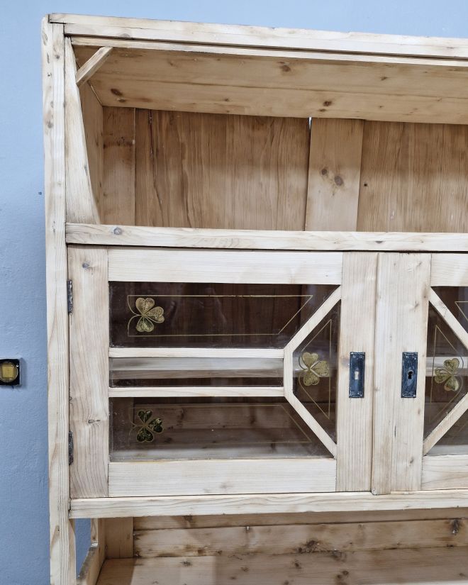 #kredenssecesyjny #mebelzduszą #antyk #meblezhistorią #kredensantyk #stylsecesyjny #wnętrzezcharakterem #starocie #renowacjamebli #polskiantyk #vintagehome #meblevintage #mebleklimatyczne #secese #mebleunikatowe #drewnianemeble #antycznemeble #antykidodomu