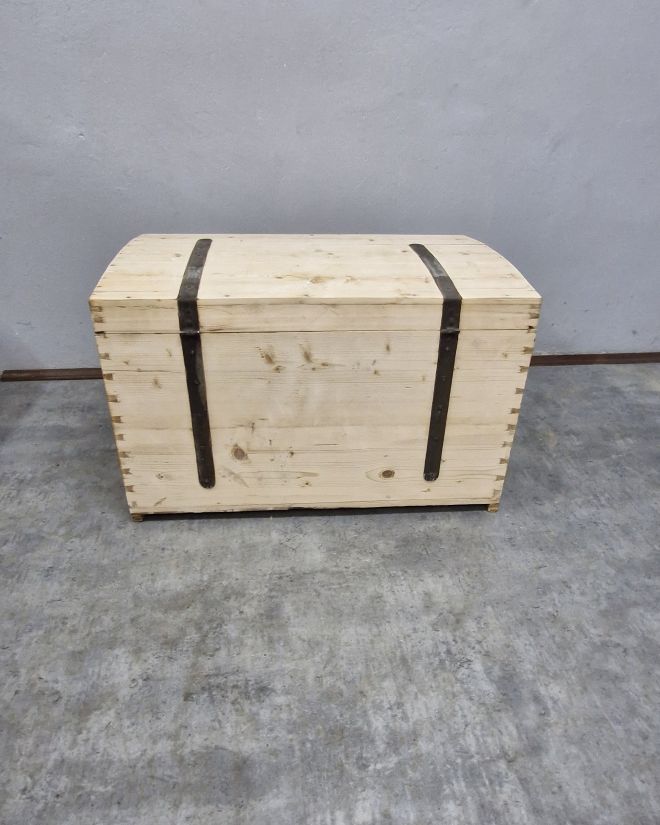 #kuferludowy #rustykalnykufer #antyki #meblezcharakterem #kuferdrewniany #dekoracjawiejskiego #shabbychic #vintagehome #meblezduszą #wnętrzazhistorią #antykiwnętrza #stylrustykalny #meblepolskie #ręcznarenowacja #unikatowykuferek