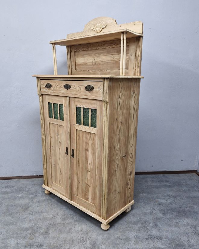 #bieliźniarka #secesja #mebelzcharakterem #antyk #mebleantyczne #stylowemeble #renowacjamebli #shabbychic #vintageinterior #mebledosalonu #polskiantyk #wnętrzazduszą #oryginalneokucia #zieloneszybki #stylsecesyjny #unikatowymebel #klimatycznewnętrze #eklek