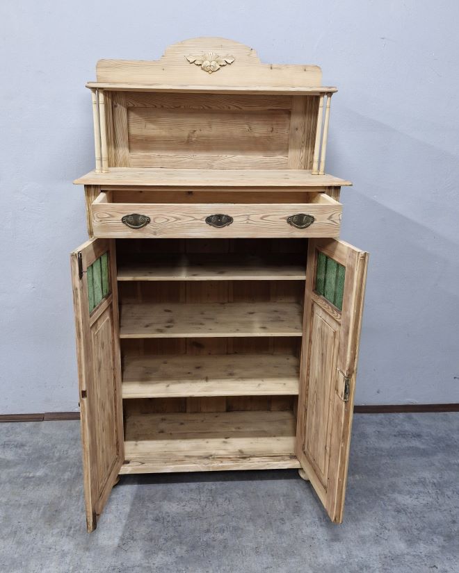 #bieliźniarka #secesja #mebelzcharakterem #antyk #mebleantyczne #stylowemeble #renowacjamebli #shabbychic #vintageinterior #mebledosalonu #polskiantyk #wnętrzazduszą #oryginalneokucia #zieloneszybki #stylsecesyjny #unikatowymebel #klimatycznewnętrze #eklek