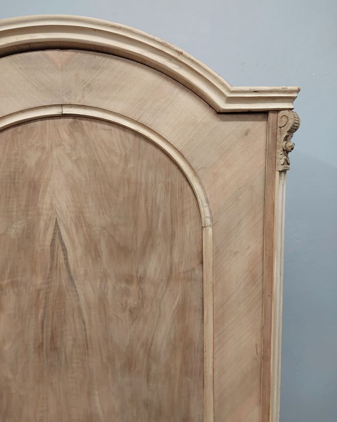 #szafaludwikowska #mebelzcharakterem #antyki #meblestylowe #wnętrzazduszą #stylklasyczny #orzechowaszafa #shabbychic #vintagehome #meblepolskie #renowacjamebli #dekoracjawnetrz #styloweszafy #meblena100lat #drewnianemeble #antykinowoczesne