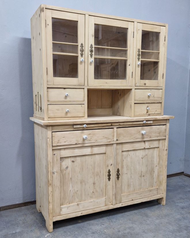 #kredenssecesyjny #meblezduszą #antykipolskie #renowacjamebli #meblehistoryczne #stylsecesyjny #wnętrzazklimatem #drewnianemeble #antykidodomu #shabbychicpl #vintagehome #meblezcharakterem #antykinamiare #kredensantyk #polskierzemiosło #dekoracjewnętrz