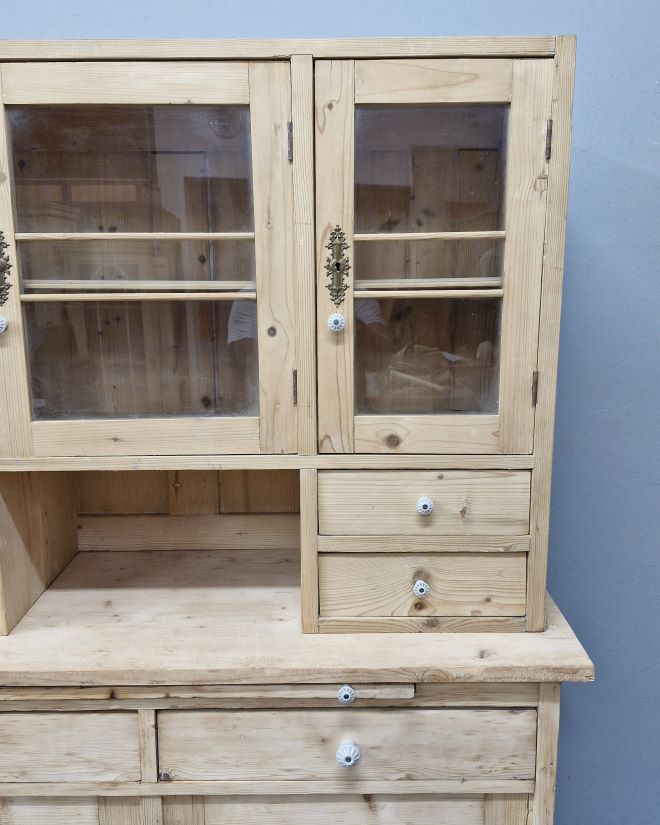 #kredenssecesyjny #meblezduszą #antykipolskie #renowacjamebli #meblehistoryczne #stylsecesyjny #wnętrzazklimatem #drewnianemeble #antykidodomu #shabbychicpl #vintagehome #meblezcharakterem #antykinamiare #kredensantyk #polskierzemiosło #dekoracjewnętrz