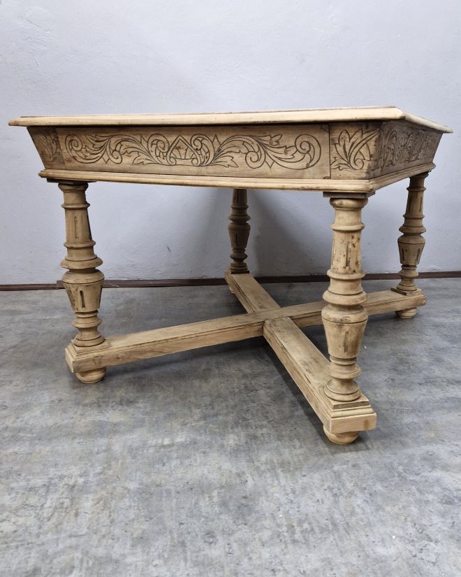 #stółeklektyczny #meblezduszą #antykpolski #toczonenogi #mebleręcznieodnawiane #meblestylowe #shabbychicpl #vintagehome #wnętrzazcharakterem #renowacjamebli #dekoracjawnetrz #antykistylowe #meblezhistorią #stółzcharakterem #antykinawymiar