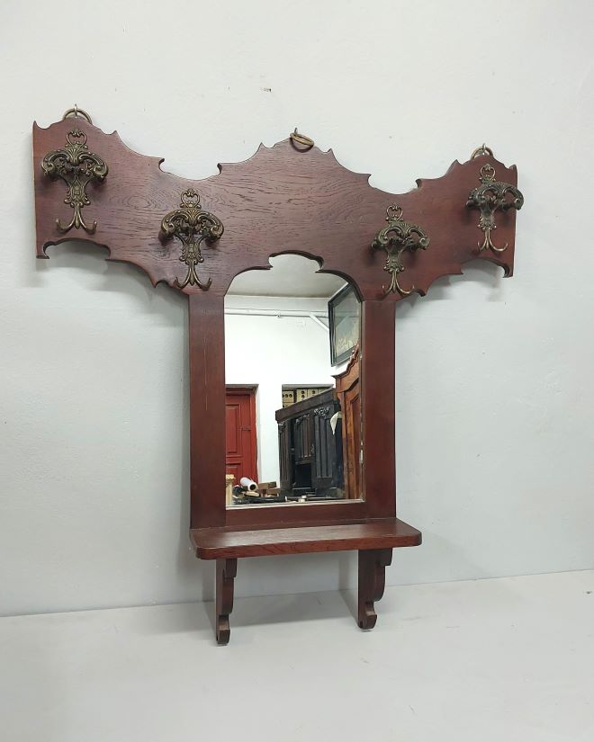 #lustrozcharakterem   #antykznatury   #stylowewnetrze   #upcyklingzklasą   #drewnozhistoria   #wnetrzazdusza   #stylowaprzestrzeń   #vintagehome   #lustroantyczne   #mosieznewieszaki   #przedpokojzklimatem   #eklektycznewnetrze   #recyklingzpomyslem   #han