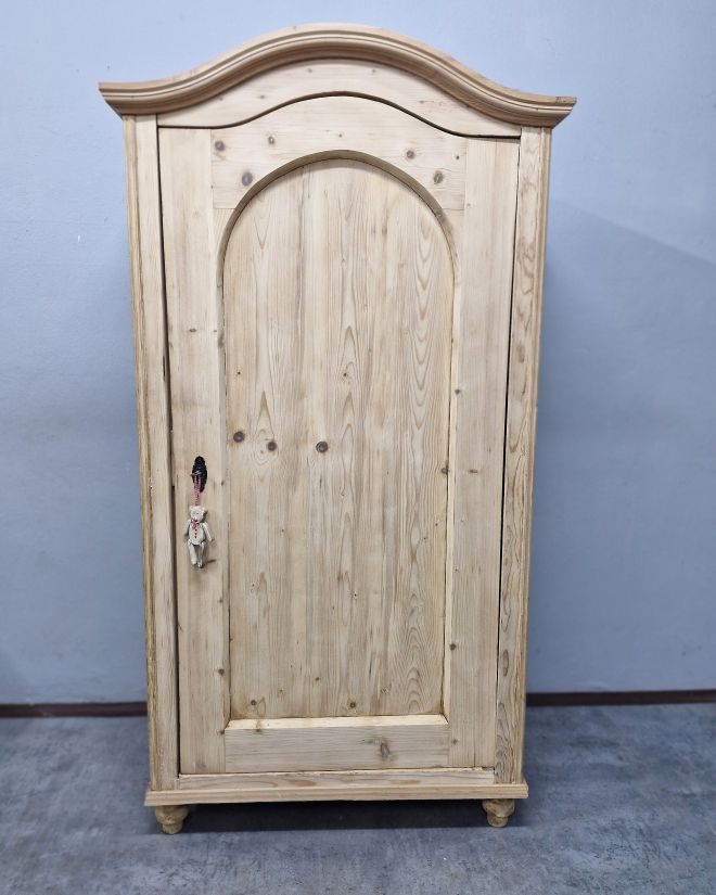 #szafaludwikowska   #meblezduszą   #dębowamebel   #staremeble   #antyki   #meblerustykalne   #drewnianeszafy   #meblevintage   #renowacjamebli   #stylklasyczny   #antykimarki   #wnętrzazduszą