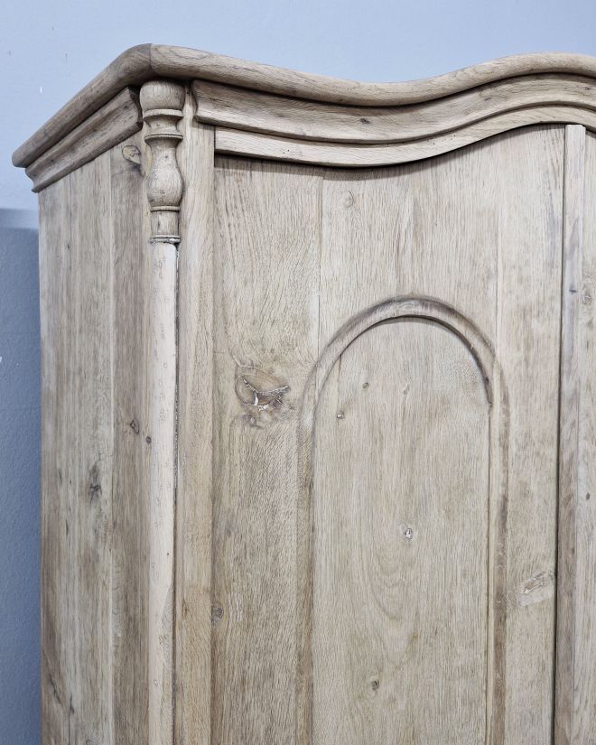 #dębowaszafa #szafaludwikowska #stylludwikowski #antyk #antykizduszą #mebleantyczne #meblezlitegodedrewna #dąb #naturalnedrewno #meblezhistorią #dolnyśląsk #vintagemeble #classicinterior #wnętrzazklasą #ponadczasowaelegancja #rzemiosłotradycyjne #renowacja