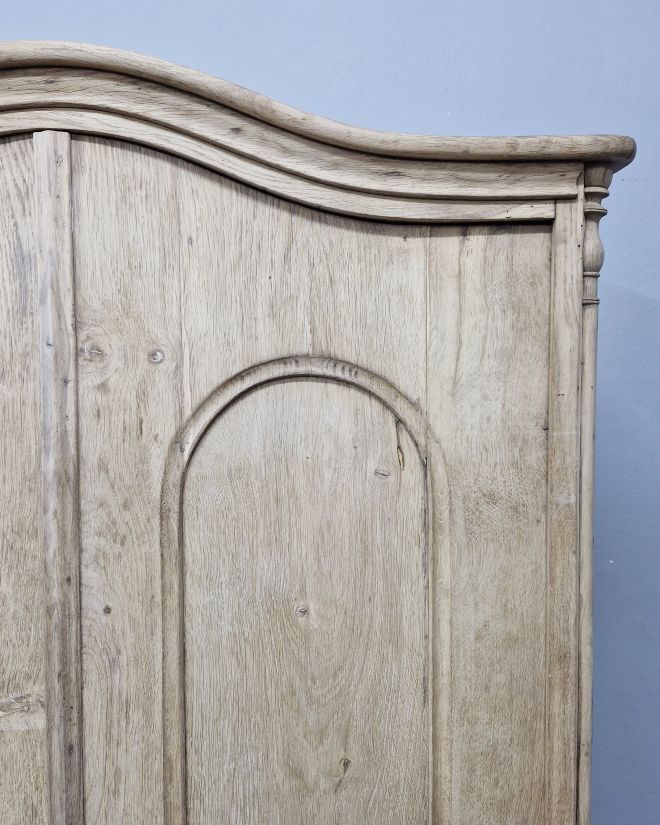 #dębowaszafa #szafaludwikowska #stylludwikowski #antyk #antykizduszą #mebleantyczne #meblezlitegodedrewna #dąb #naturalnedrewno #meblezhistorią #dolnyśląsk #vintagemeble #classicinterior #wnętrzazklasą #ponadczasowaelegancja #rzemiosłotradycyjne #renowacja