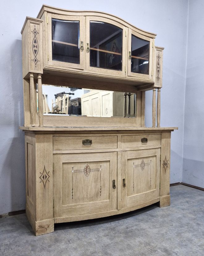 #antyki #kredens #kredensdębowy #meblemiedzywojenne #antyk #meblezduszą #staredrewno #intarsja #renowacja #dolnyśląsk #wnętrzazcharakterem #vintage