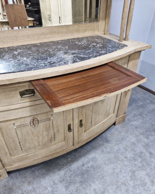 #antyki #kredens #kredensdębowy #meblemiedzywojenne #antyk #meblezduszą #staredrewno #intarsja #renowacja #dolnyśląsk #wnętrzazcharakterem #vintage