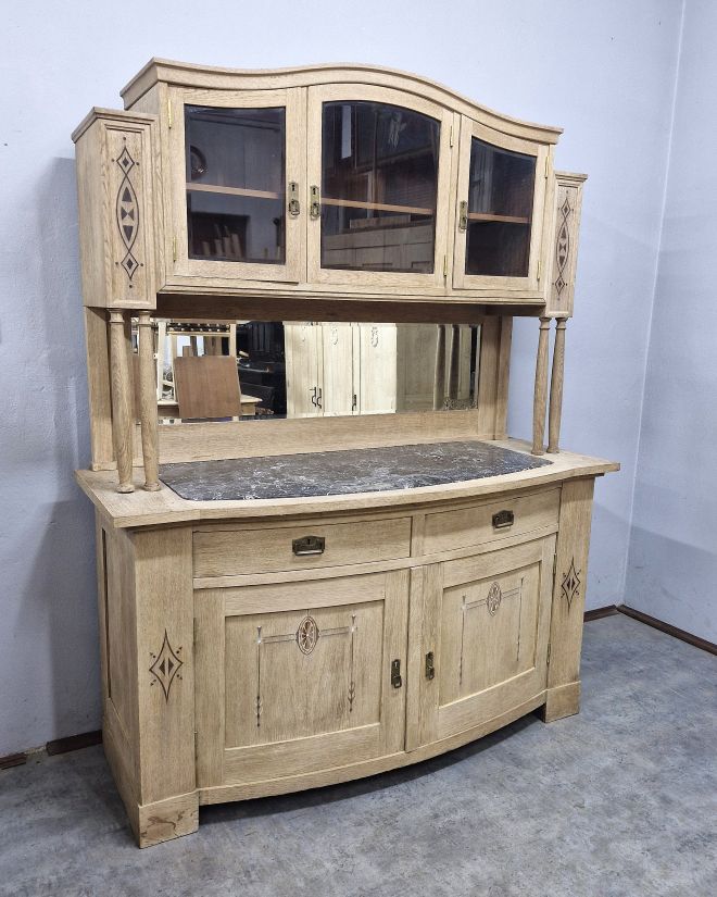 #antyki #kredens #kredensdębowy #meblemiedzywojenne #antyk #meblezduszą #staredrewno #intarsja #renowacja #dolnyśląsk #wnętrzazcharakterem #vintage