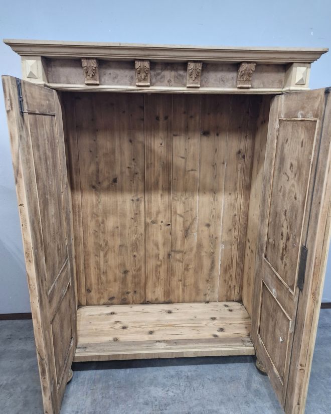 #szafa #orzech #eklektyzm #antyki #dolnyśląsk #meblezduszą #naturalnedrewno #wnętrzazklimatem #vintage #unikat