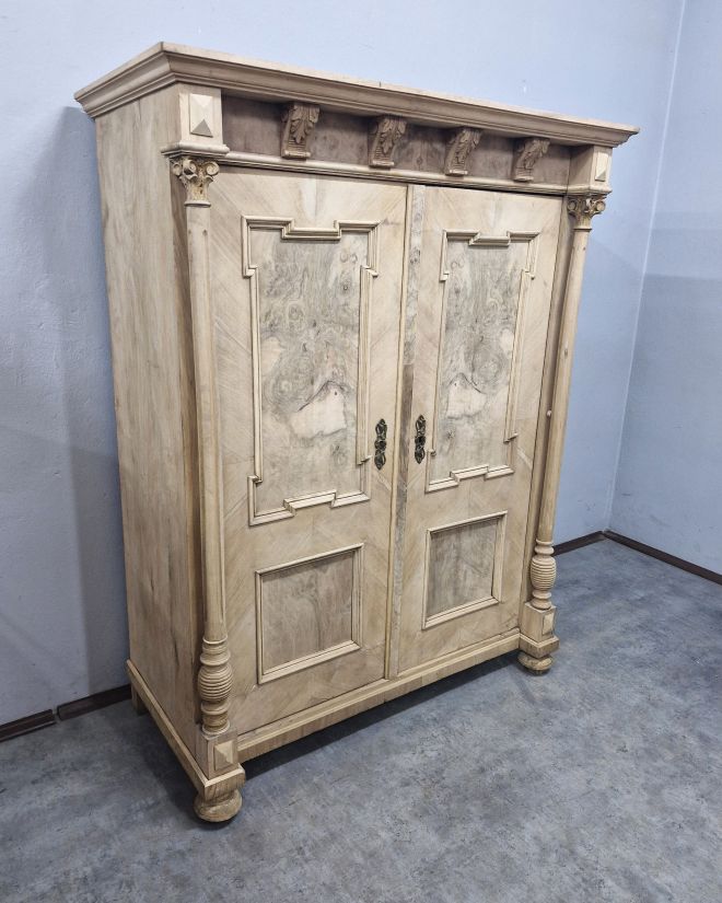 #szafa #orzech #eklektyzm #antyki #dolnyśląsk #meblezduszą #naturalnedrewno #wnętrzazklimatem #vintage #unikat