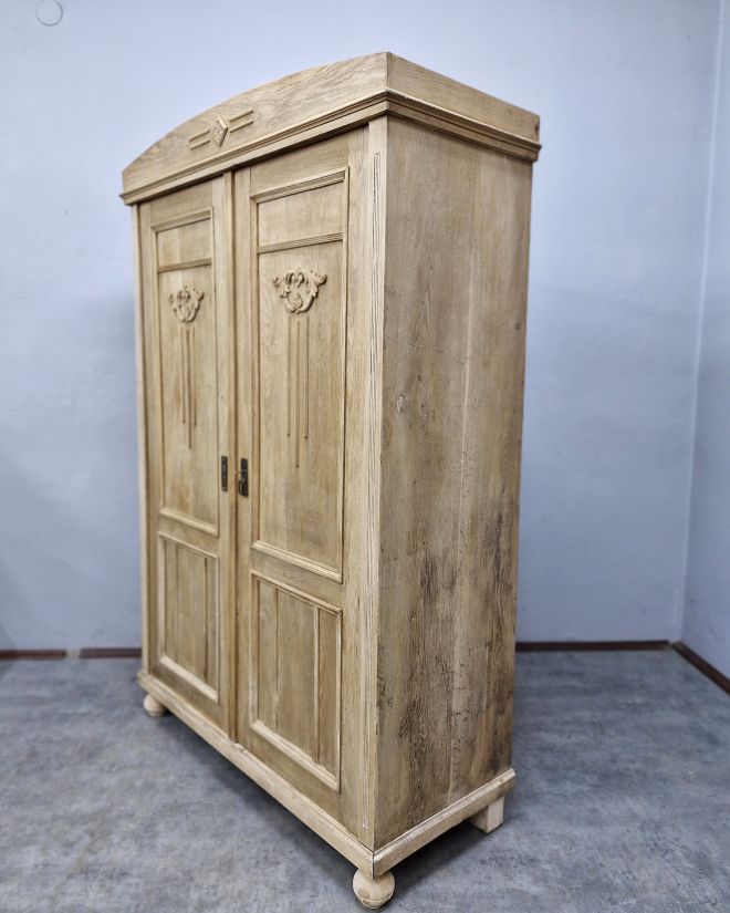 #antyki #antyk #staremeble #mebleantyczne #antiquefurniture #vintagemeble #vintagefurniture #meblezduszą #drewnodębowe #dębowa #staredrewno #renowacjamebli #antiquedecor #vintagehome #wnętrzazklimatem #klasycznewnętrza #interiorvintage #unikatowemeble #meb