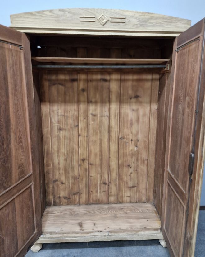 #antyki #antyk #staremeble #mebleantyczne #antiquefurniture #vintagemeble #vintagefurniture #meblezduszą #drewnodębowe #dębowa #staredrewno #renowacjamebli #antiquedecor #vintagehome #wnętrzazklimatem #klasycznewnętrza #interiorvintage #unikatowemeble #meb