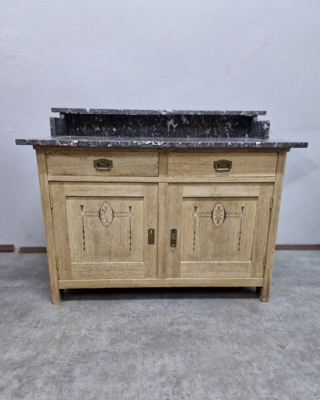 #antyk #mebledębowe #komodadębowa #szafkałazienkowa #retrołazienka #marmur #meblezodzysku #renowacja #inkrustacja #lustrokryształowe #Świdnica #dolnyśląsk #wnętrza #glamour #loftstyle #umywalkanablatowa #toaletka