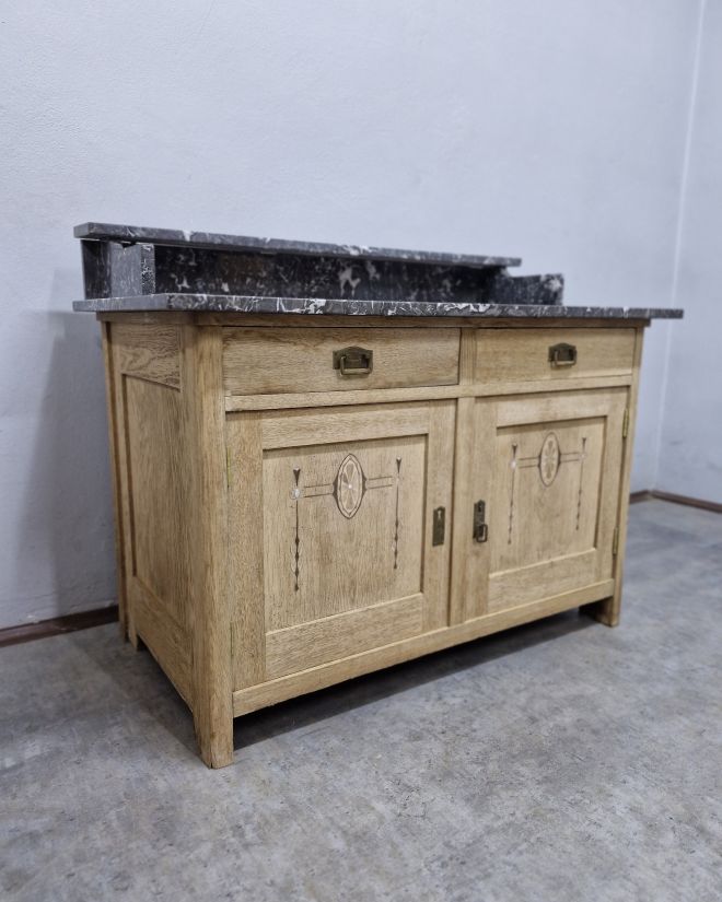 #antyk #mebledębowe #komodadębowa #szafkałazienkowa #retrołazienka #marmur #meblezodzysku #renowacja #inkrustacja #lustrokryształowe #Świdnica #dolnyśląsk #wnętrza #glamour #loftstyle #umywalkanablatowa #toaletka