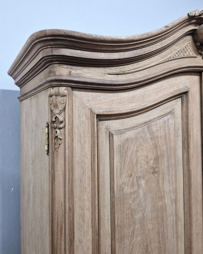#antyki #mebleantyczne #antiquefurniture #vintagehome #wnetrzazklasa #stylklasyczny #staredrewno #mebledrewniane #unikatowemeble #rustykalnie #homedecor #interiorinspo #polskiewnetrza #dolnyslask #oldfurniture #vintagestyle #timelessdesign #szafa #dekoracj