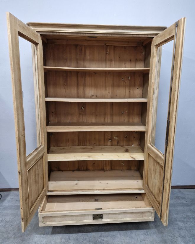 #antyki #bibliotekaantyczna #mebleantyczne #biblioteka #witrynaantyczna #orzech #meblevintage #drewnianabiblioteka #staremeble #stylrustykalny #wnętrzazduszą #renowacjamebli #karkonosze #vintagehome #unikatowemeble