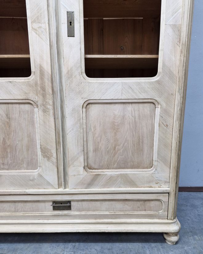 #antyki #bibliotekaantyczna #mebleantyczne #biblioteka #witrynaantyczna #orzech #meblevintage #drewnianabiblioteka #staremeble #stylrustykalny #wnętrzazduszą #renowacjamebli #karkonosze #vintagehome #unikatowemeble