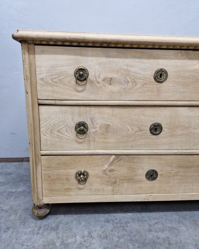 #komodadębowa #meblezduszą #masywdębowy #meblevintage #staremeble #komoda #renowacjamebli #drewnianakomoda #vintagehome #stylrustykalny #ponad100lat #dolnyśląsk #unikatowemeble #wnętrzazduszą #antykizduszą