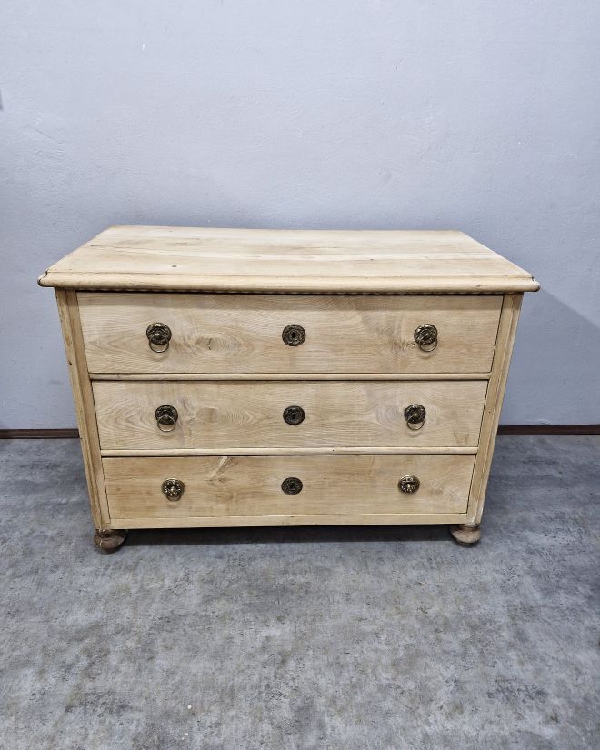 #komodadębowa #meblezduszą #masywdębowy #meblevintage #staremeble #komoda #renowacjamebli #drewnianakomoda #vintagehome #stylrustykalny #ponad100lat #dolnyśląsk #unikatowemeble #wnętrzazduszą #antykizduszą