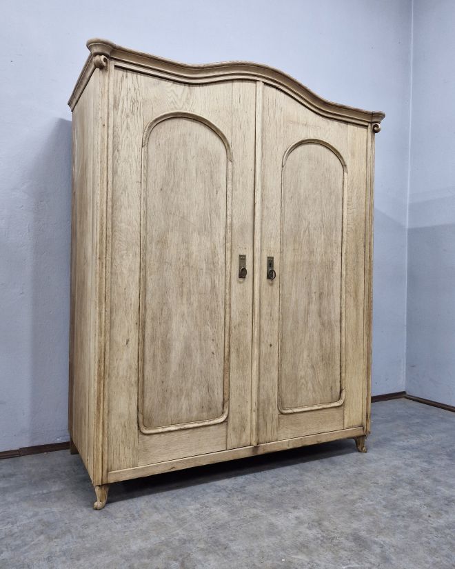 #szafaludwikowska #szafadębowa #szafadrewno #dębowaszafa #meblestylowe #mebleantyczne #meblevintage #staremeble #meblezklasą #drewnianemeble #naturalnedrewno #dębowedrewno #renowacjamebli #odnowionemeble #meblezcharakterem #wnętrzazduszą #klasycznewnętrza 