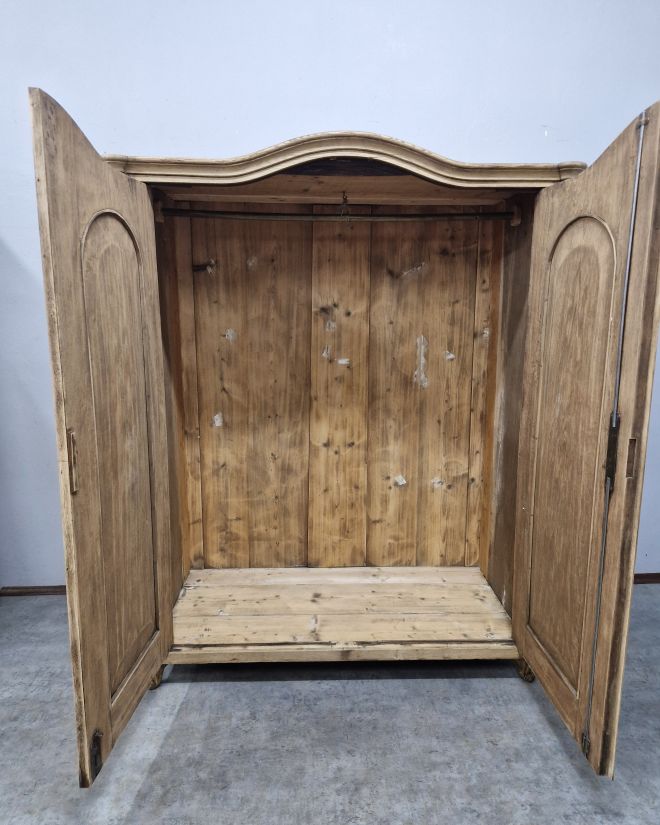 #szafaludwikowska #szafadębowa #szafadrewno #dębowaszafa #meblestylowe #mebleantyczne #meblevintage #staremeble #meblezklasą #drewnianemeble #naturalnedrewno #dębowedrewno #renowacjamebli #odnowionemeble #meblezcharakterem #wnętrzazduszą #klasycznewnętrza 