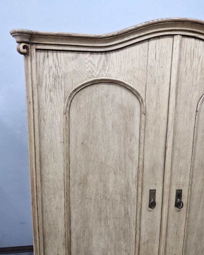 #szafaludwikowska #szafadębowa #szafadrewno #dębowaszafa #meblestylowe #mebleantyczne #meblevintage #staremeble #meblezklasą #drewnianemeble #naturalnedrewno #dębowedrewno #renowacjamebli #odnowionemeble #meblezcharakterem #wnętrzazduszą #klasycznewnętrza 