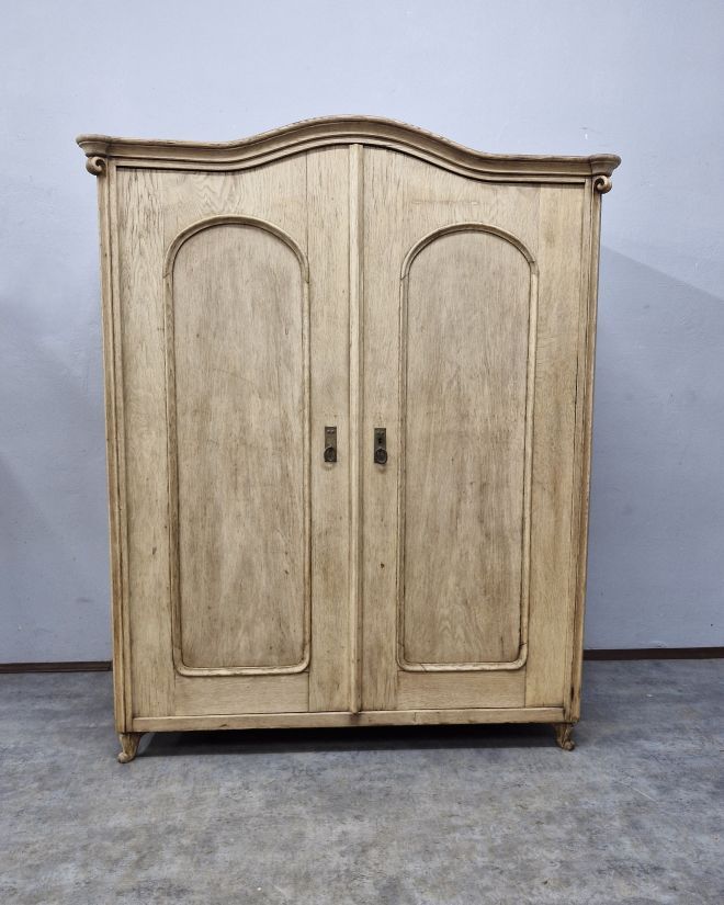 #szafaludwikowska #szafadębowa #szafadrewno #dębowaszafa #meblestylowe #mebleantyczne #meblevintage #staremeble #meblezklasą #drewnianemeble #naturalnedrewno #dębowedrewno #renowacjamebli #odnowionemeble #meblezcharakterem #wnętrzazduszą #klasycznewnętrza 