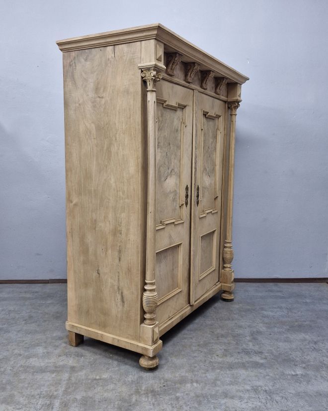 #szafa #orzech #eklektyzm #antyki #dolnyśląsk #meblezduszą #naturalnedrewno #wnętrzazklimatem #vintage #unikat