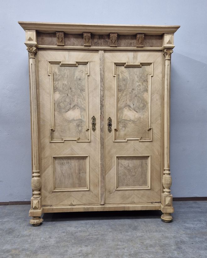 #szafa #orzech #eklektyzm #antyki #dolnyśląsk #meblezduszą #naturalnedrewno #wnętrzazklimatem #vintage #unikat