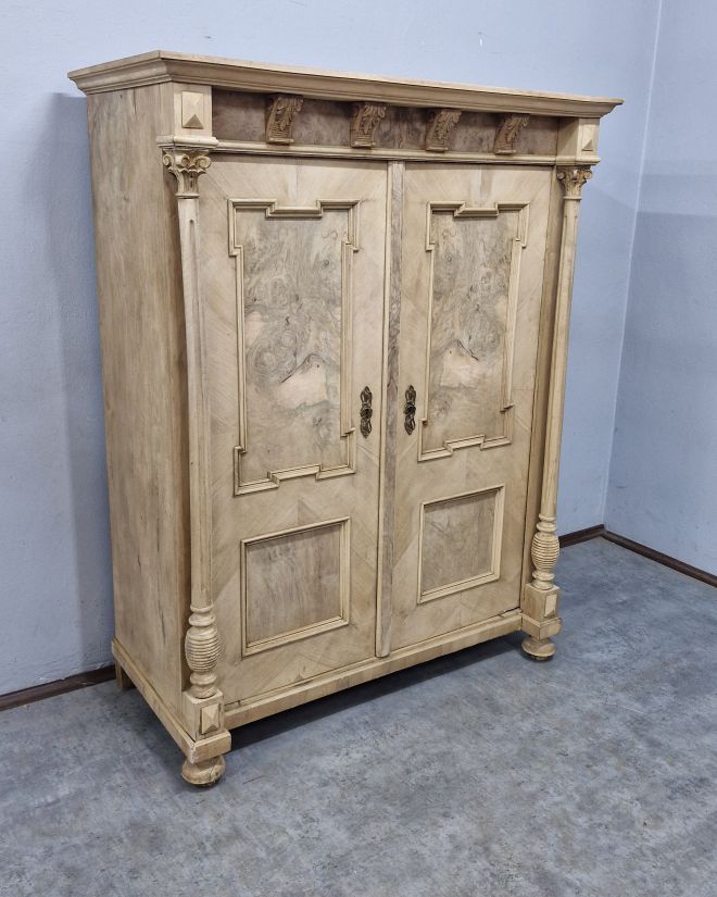#szafa #orzech #eklektyzm #antyki #dolnyśląsk #meblezduszą #naturalnedrewno #wnętrzazklimatem #vintage #unikat
