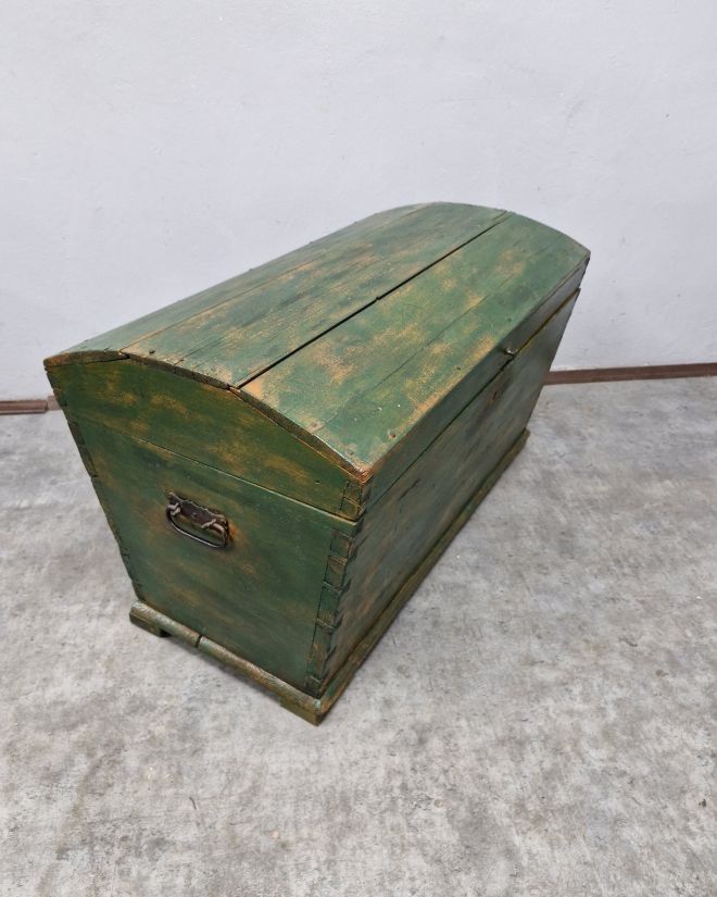   #kufer #kuferrustykalny #starykufer #kuferdrewniany #meblezpasją #meblezcharakterem #meblezklimatem #meblevintage #vintagefurniture #rustykalnewnętrza #rustykalnydom #stylvintage #stylrustykalny #stylfolk #bohointerior #eklektycznewnętrza #staremeble #antyki #dolnyslask #polskimeble #drewnomeble #patyna #starydrewno #wnetrzezcharakterem  