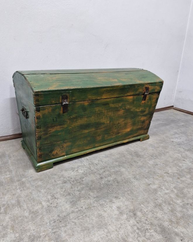   #kufer #kuferrustykalny #starykufer #kuferdrewniany #meblezpasją #meblezcharakterem #meblezklimatem #meblevintage #vintagefurniture #rustykalnewnętrza #rustykalnydom #stylvintage #stylrustykalny #stylfolk #bohointerior #eklektycznewnętrza #staremeble #antyki #dolnyslask #polskimeble #drewnomeble #patyna #starydrewno #wnetrzezcharakterem  