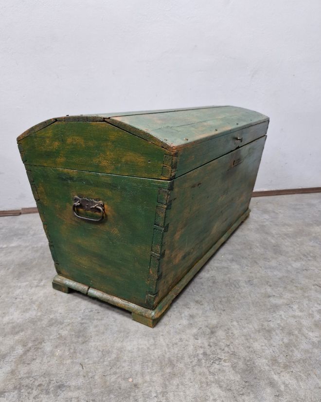   #kufer #kuferrustykalny #starykufer #kuferdrewniany #meblezpasją #meblezcharakterem #meblezklimatem #meblevintage #vintagefurniture #rustykalnewnętrza #rustykalnydom #stylvintage #stylrustykalny #stylfolk #bohointerior #eklektycznewnętrza #staremeble #antyki #dolnyslask #polskimeble #drewnomeble #patyna #starydrewno #wnetrzezcharakterem  