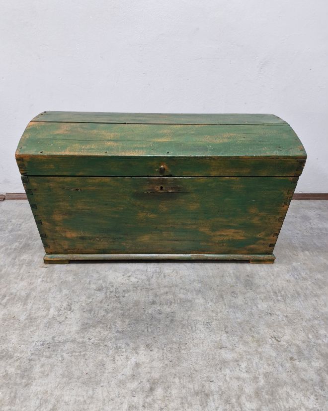   #kufer #kuferrustykalny #starykufer #kuferdrewniany #meblezpasją #meblezcharakterem #meblezklimatem #meblevintage #vintagefurniture #rustykalnewnętrza #rustykalnydom #stylvintage #stylrustykalny #stylfolk #bohointerior #eklektycznewnętrza #staremeble #antyki #dolnyslask #polskimeble #drewnomeble #patyna #starydrewno #wnetrzezcharakterem  