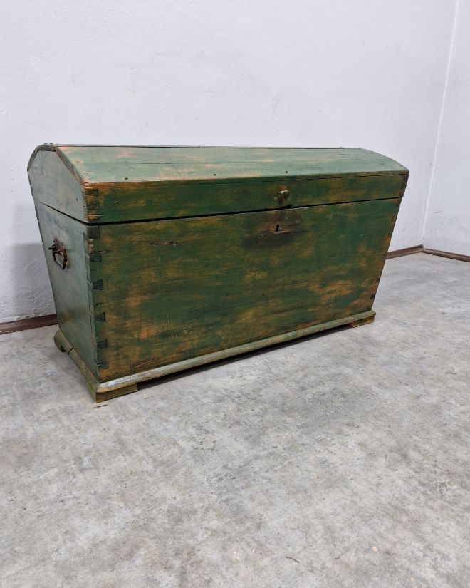   #kufer #kuferrustykalny #starykufer #kuferdrewniany #meblezpasją #meblezcharakterem #meblezklimatem #meblevintage #vintagefurniture #rustykalnewnętrza #rustykalnydom #stylvintage #stylrustykalny #stylfolk #bohointerior #eklektycznewnętrza #staremeble #antyki #dolnyslask #polskimeble #drewnomeble #patyna #starydrewno #wnetrzezcharakterem  